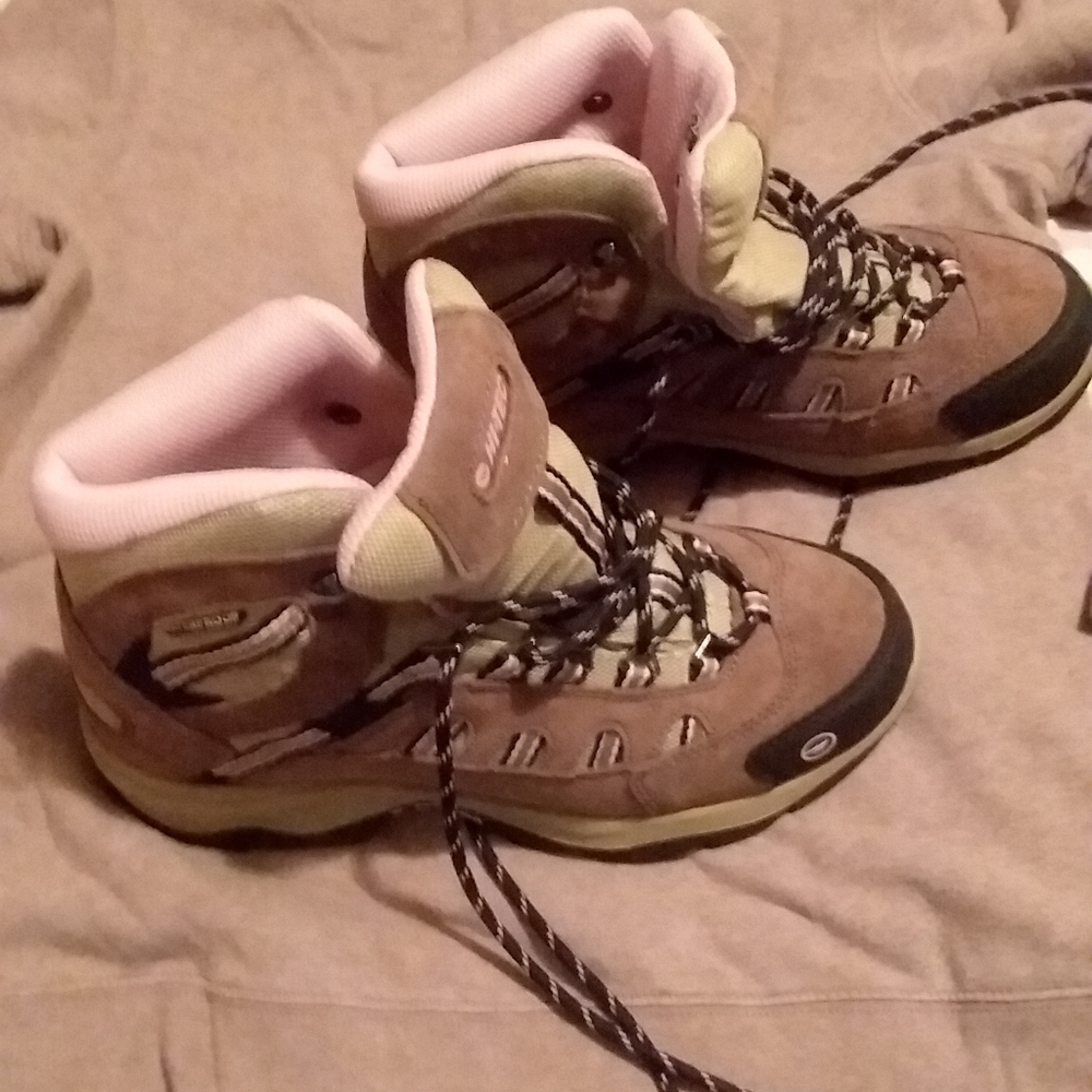 Womens Hi-Tec hiking boots